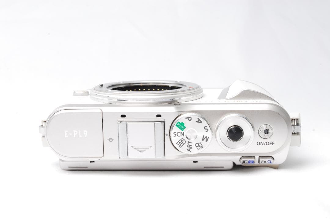 【新品級】OLYMPUS E-PL9 ホワイト Wi-Fi スマホ転送