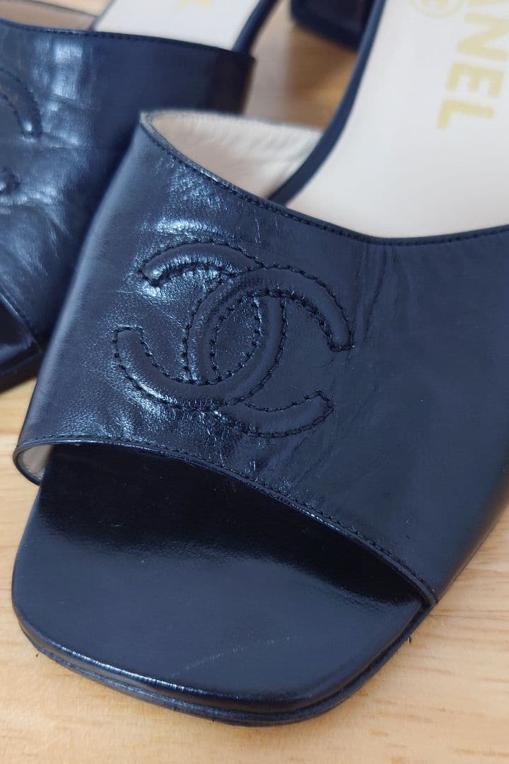 CHANEL　黒　ココマーク　ミュール　サンダル　35.5サイズ