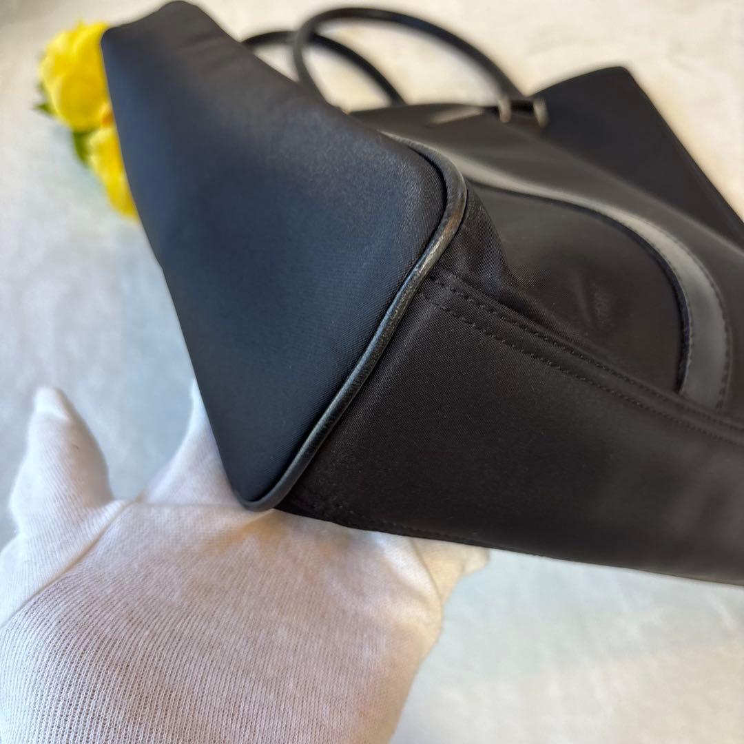 大容量 バーバリーブラックレーベル ロゴプレート トートバッグ レザー バケツ