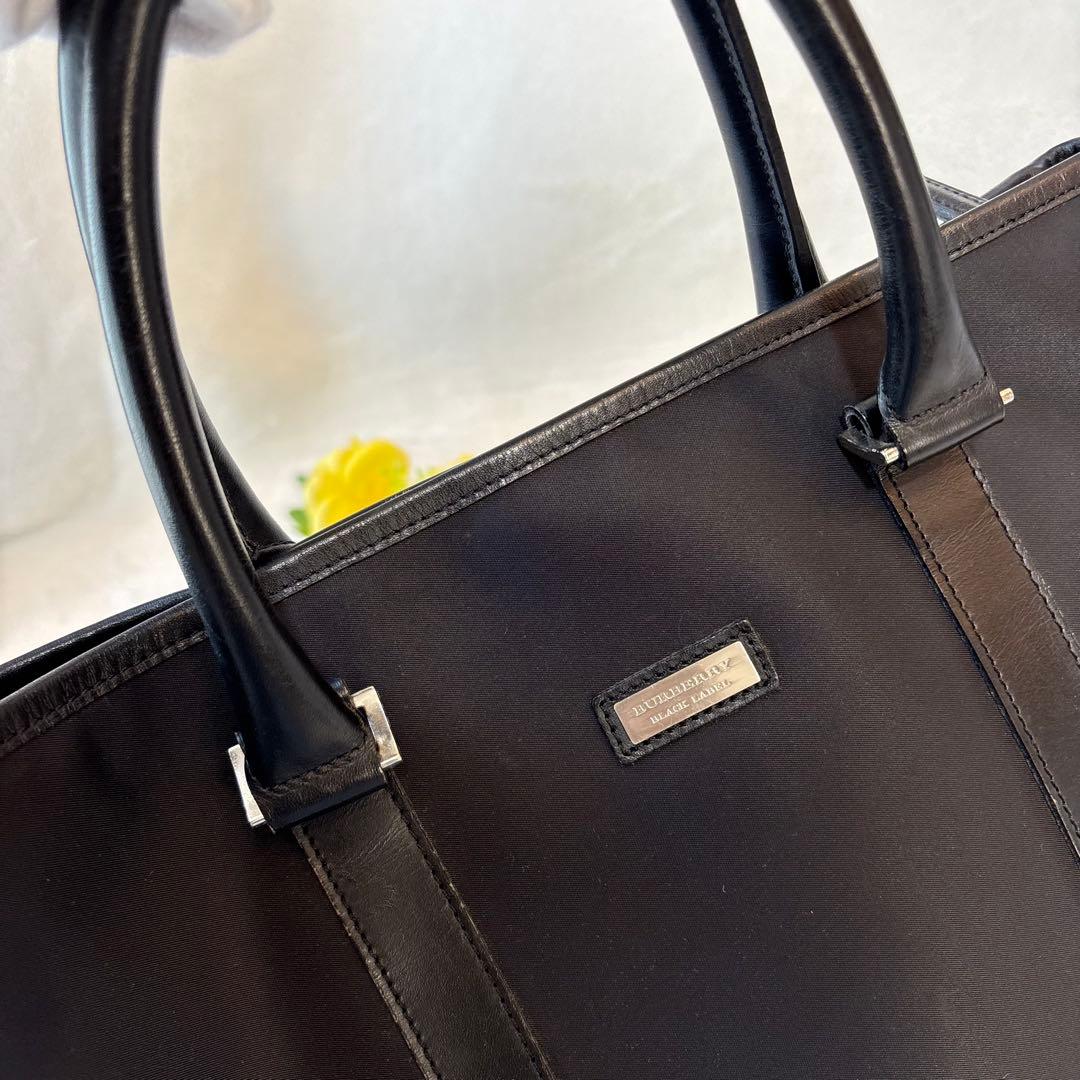 大容量 バーバリーブラックレーベル ロゴプレート トートバッグ レザー バケツ