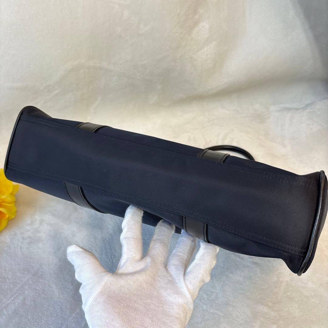 大容量 バーバリーブラックレーベル ロゴプレート トートバッグ レザー バケツ