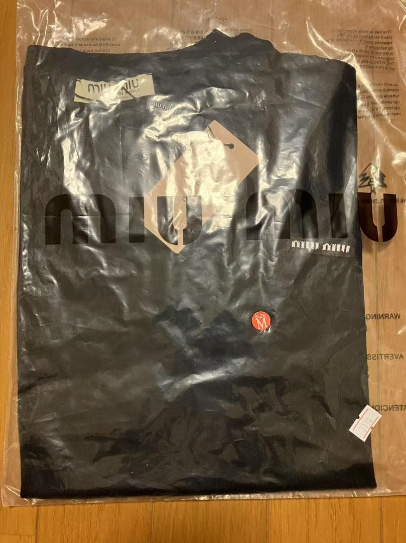 【新品未使用】ブラック ロゴ シアー トップス ロンT