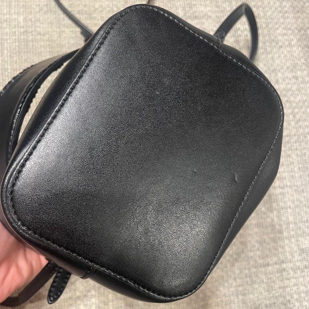 FENDI モントレゾール