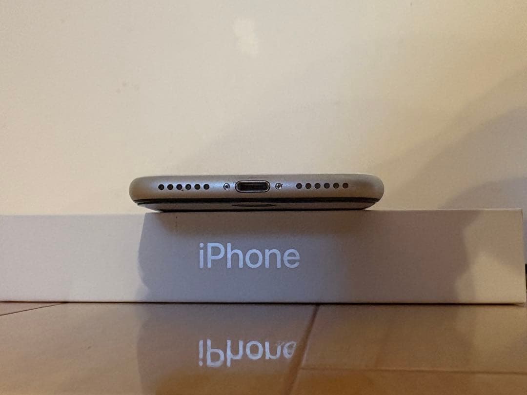 iPhone SE 第2世代（SE2）ホワイト 本体 64GB SIMフリー