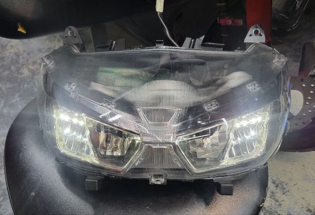 シグナスグリファス　純正ヘッドライト　値引不可