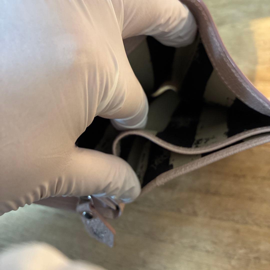 ヴィヴィアンウエストウッド二つ折り財布