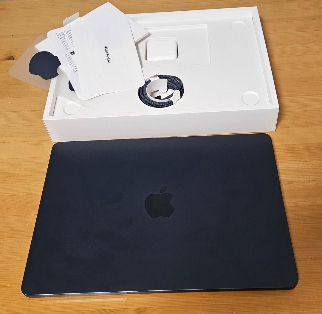MacBook本体 Apple MacBook Air (M2, 2022) 16GB 512GB