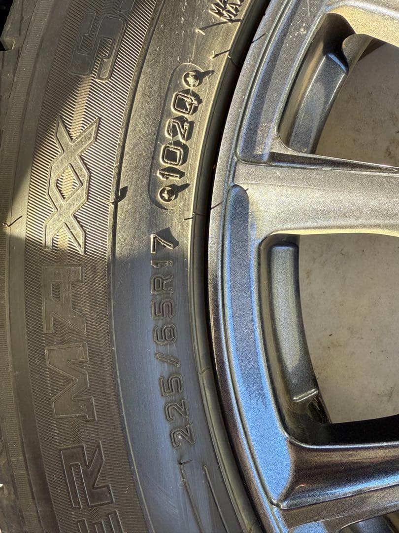 17インチ ブラックホイールと冬用タイヤセット　ハリアー　スタッドレスタイヤ