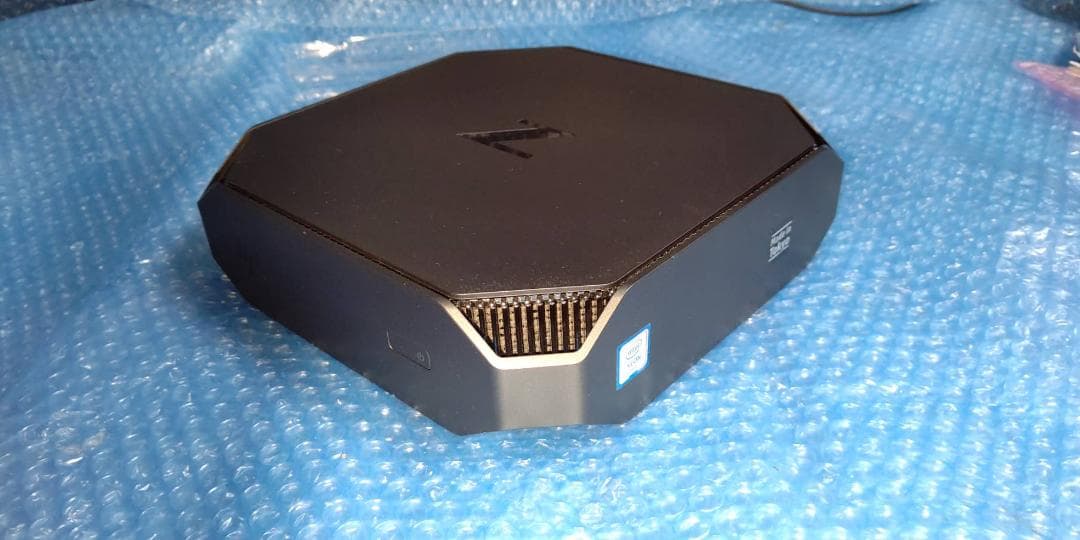 手乗りパソコン Z2改17 Gen10 Xeon M.2SSD HDD