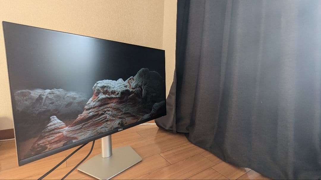 DELL スリムベゼル モニター 本体