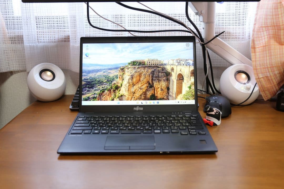 FUJITSU U9310/E 第10世代 core i5 256GB 02