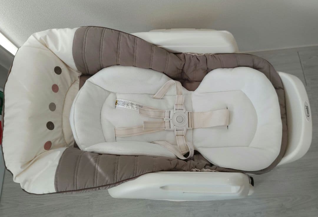 【美品】Combi ネムリラ　AUTO SWING　エッグショック