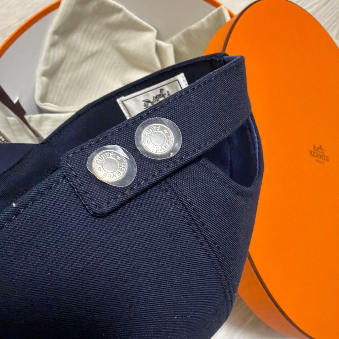 エルメスの2025年秋冬新作ネイビーのセレナ・Hエレクトリックキャップ59サイズ