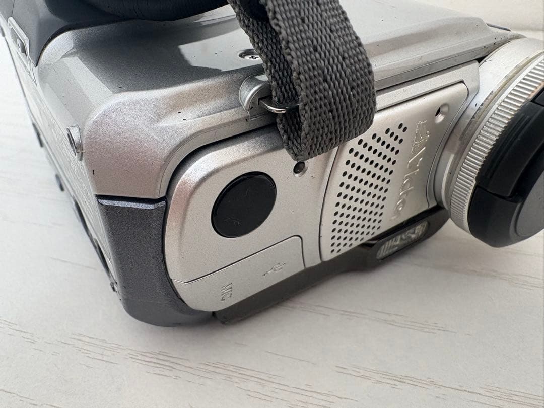 【レトロ】Victor GR-DZ7 デジタルビデオカメラ200x MiniDV
