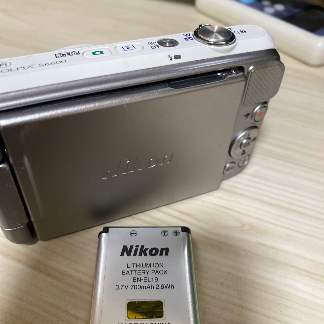 Nikon COOLPIX S6600ホワイト