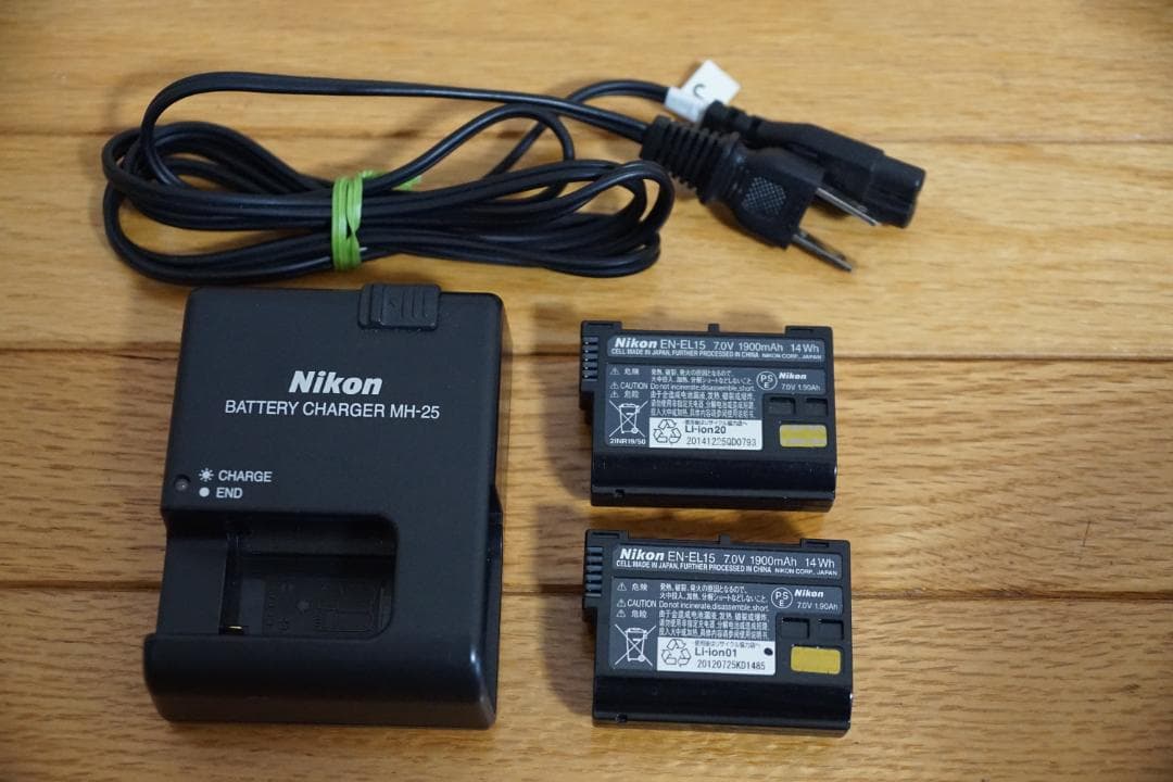 NIKON D600シャッター数5697枚 望遠,標準ズーム,ストロボセット