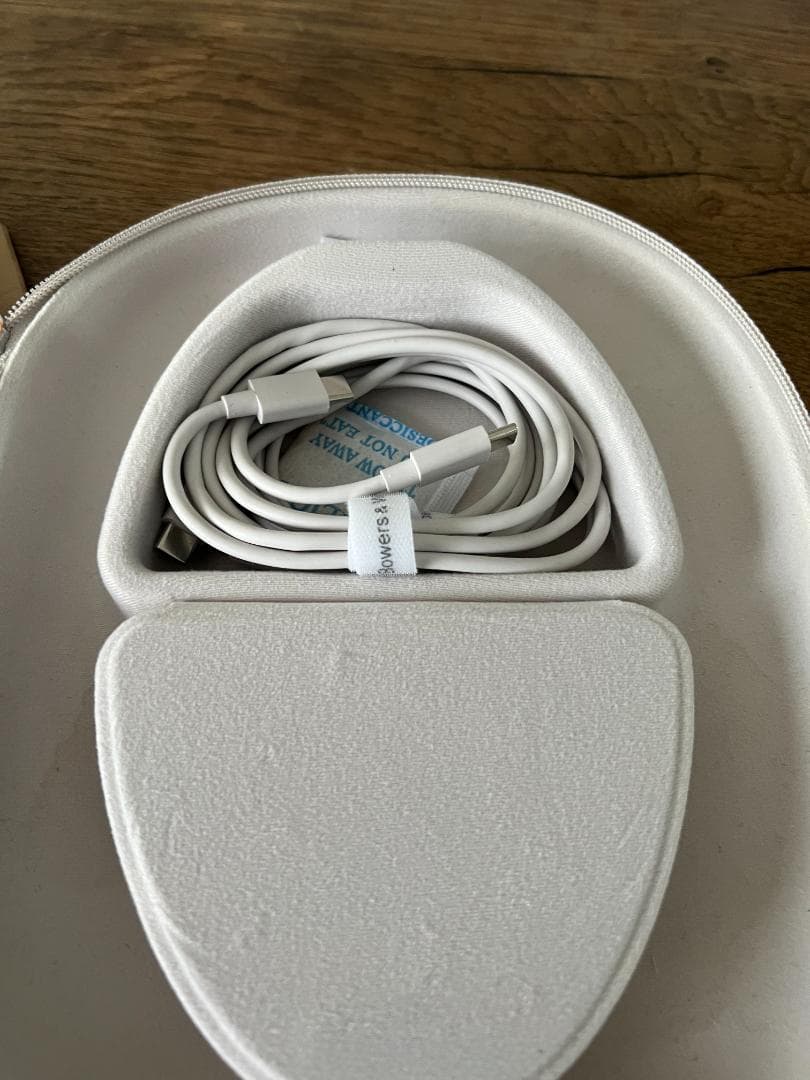 バウワースアンドウィルキンス　px8　タン