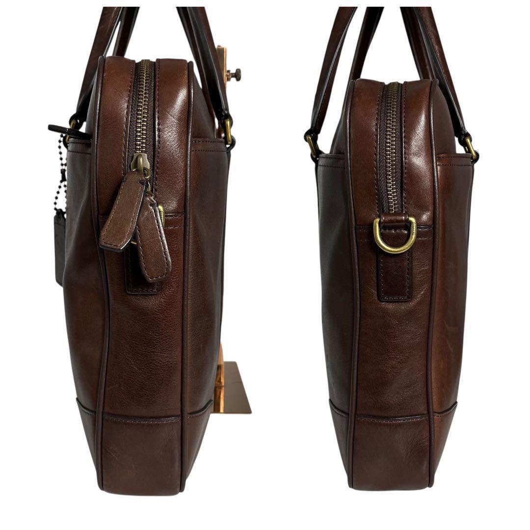 コーチ　ビジネスバッグ　斜め掛け　肩掛け　レザー　ブラウン　70901