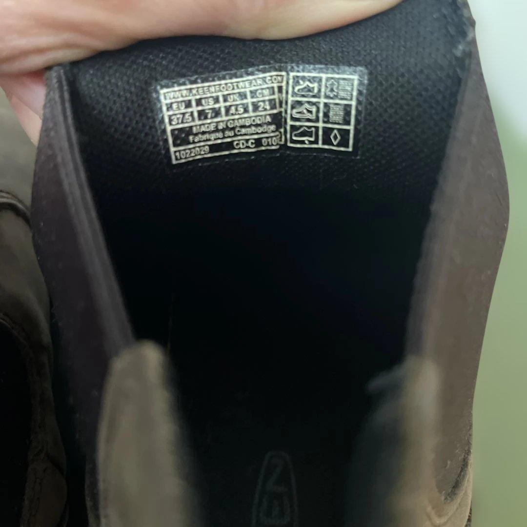 【未使用】KEENチェルシーブーツ ELENA CHELSEA 24 サイドゴア