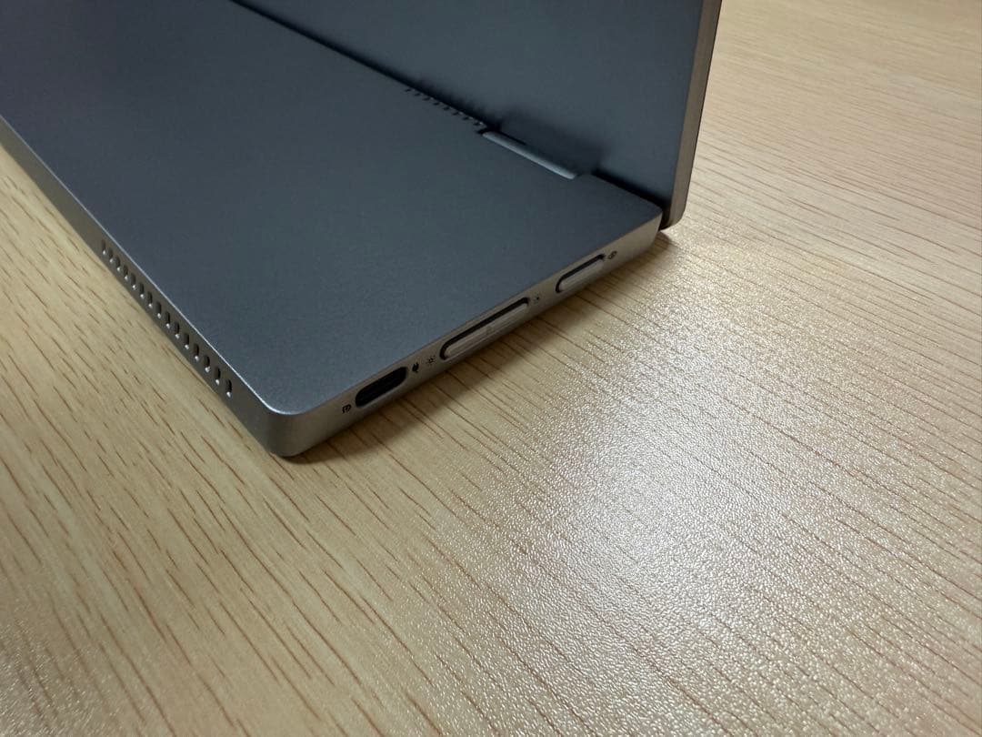 DELL C1422H 14インチ ポータブルモニタ－　その2