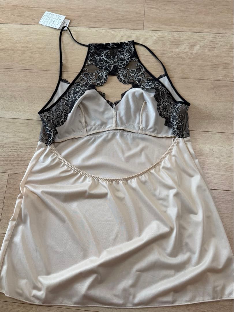 新品タグ付　サルート　Salute 定価13,200円　LLサイズ キャミソール