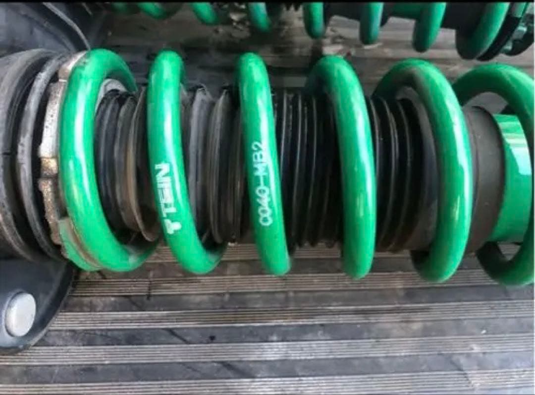 トヨタ プリウス ZVW30 ZVW35 TEIN　STREET FLEX車高調