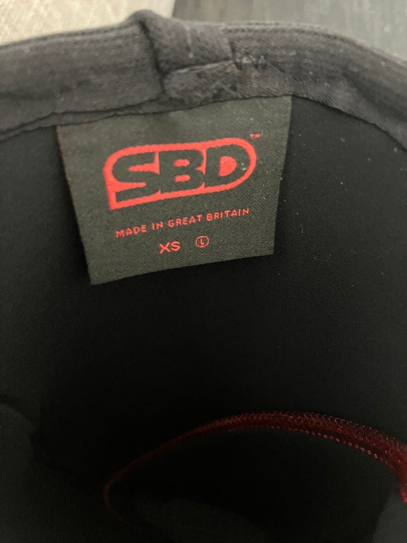 ★最終値下げ★【美品】SBDニースリーブ　サイズXS/赤黒