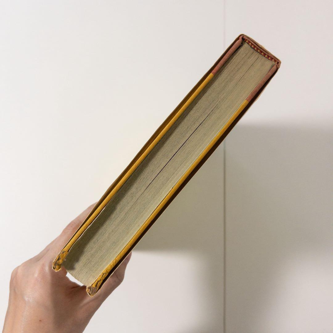 「赤い刺繍とアンティークテキスタイル」「ケイト•グリーナウェイ作品集」2冊セット