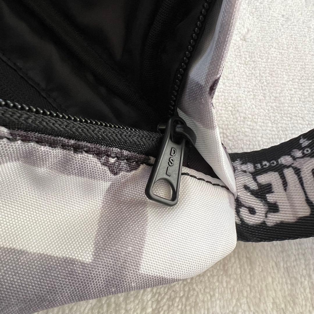 極美品 DIESEL ディーゼル ロゴプリント ボディバッグ