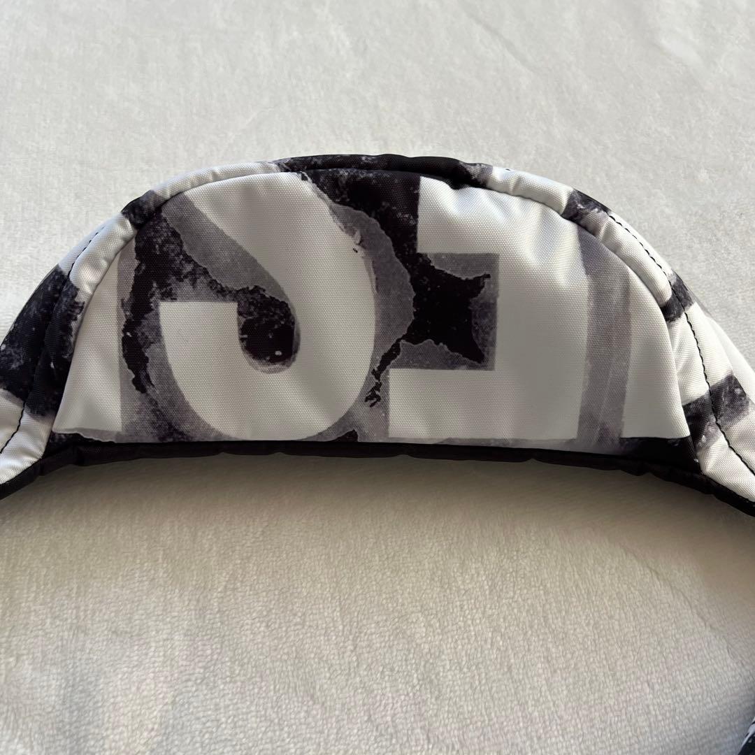 極美品 DIESEL ディーゼル ロゴプリント ボディバッグ