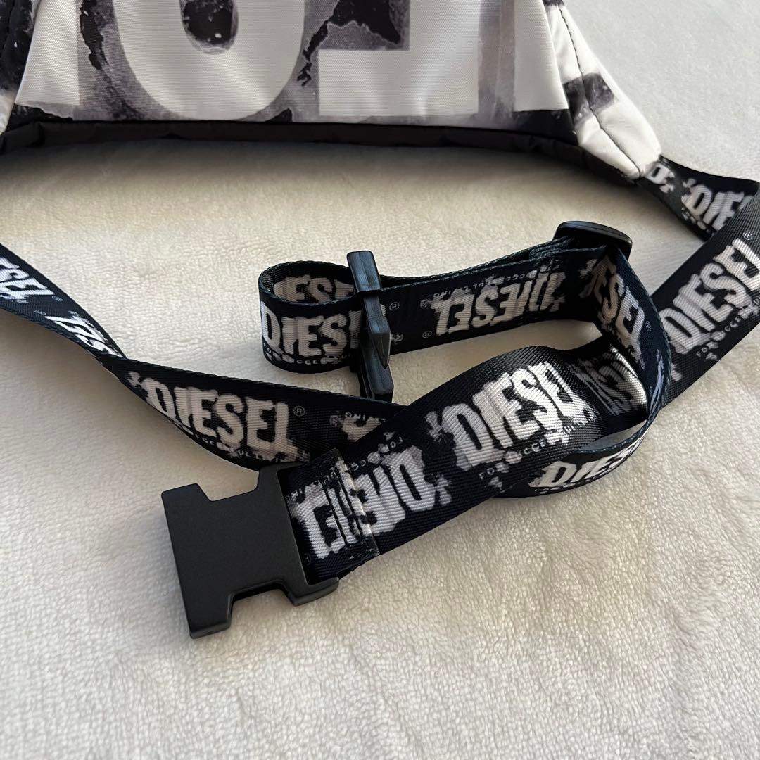 極美品 DIESEL ディーゼル ロゴプリント ボディバッグ