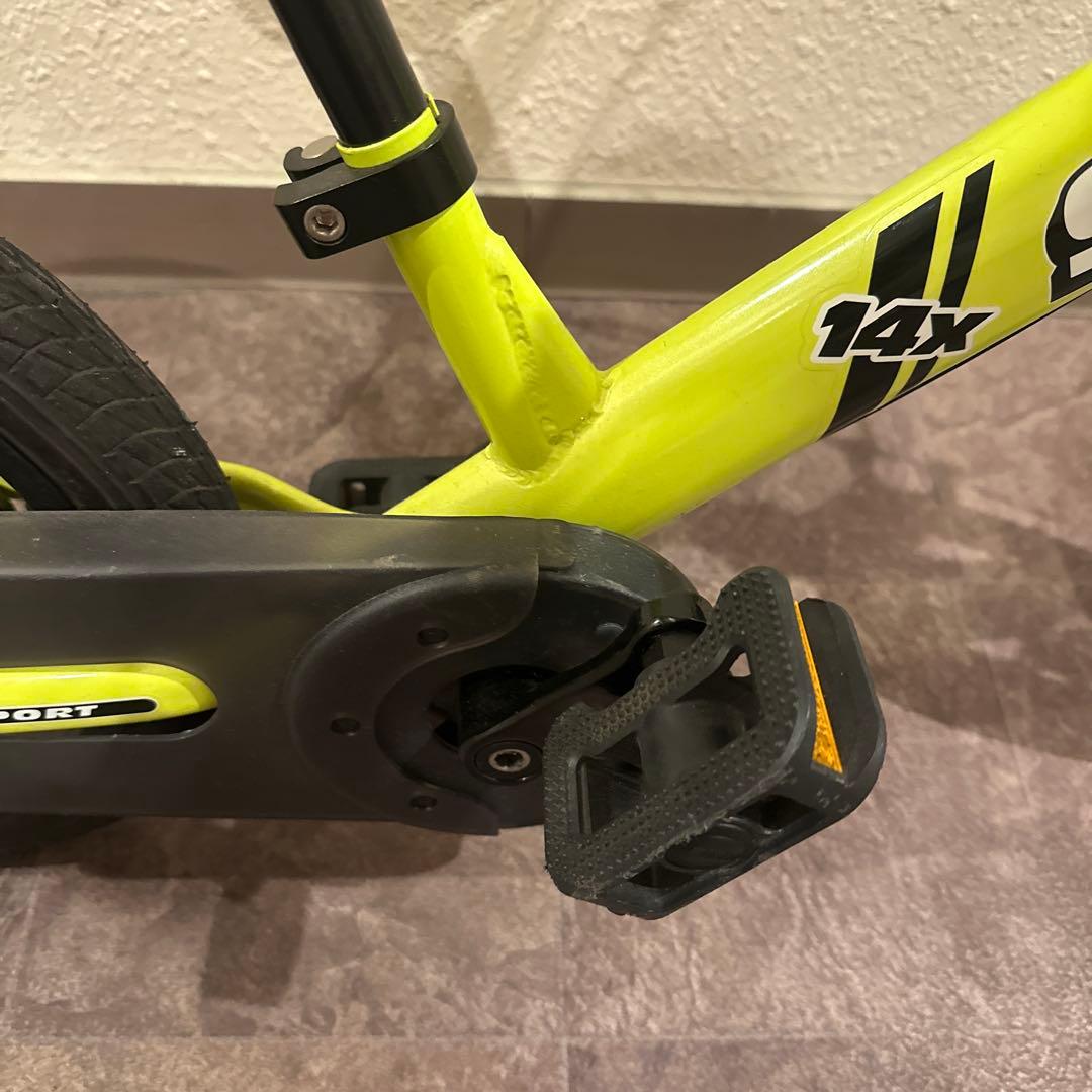 大人気廃盤カラー　ライムイエロー　ストライダー　STRIDER　14X