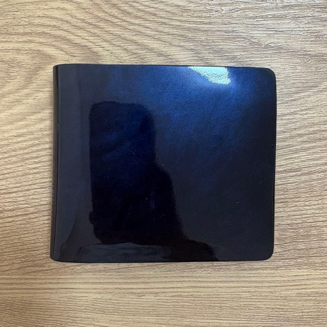 QTN専用　SLUR　 エナメル　二つ折り財布　volanteヴォランテ　牛革