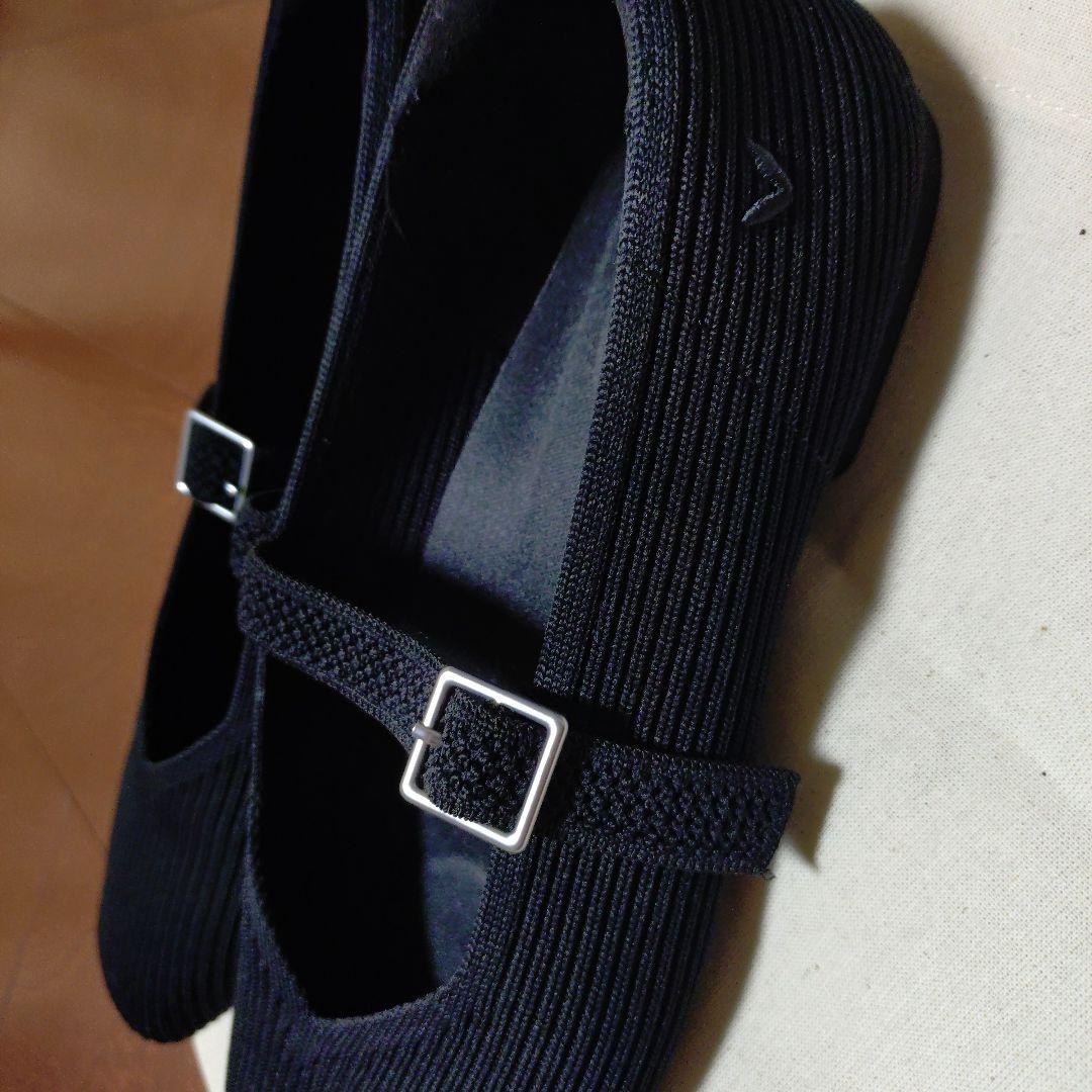 VIVAIA ブラックニットパンプス ストラップ付き