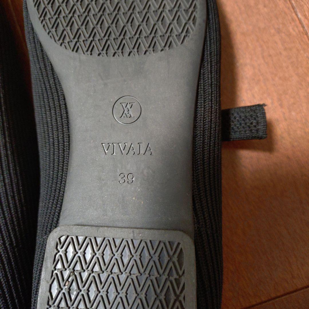 VIVAIA ブラックニットパンプス ストラップ付き