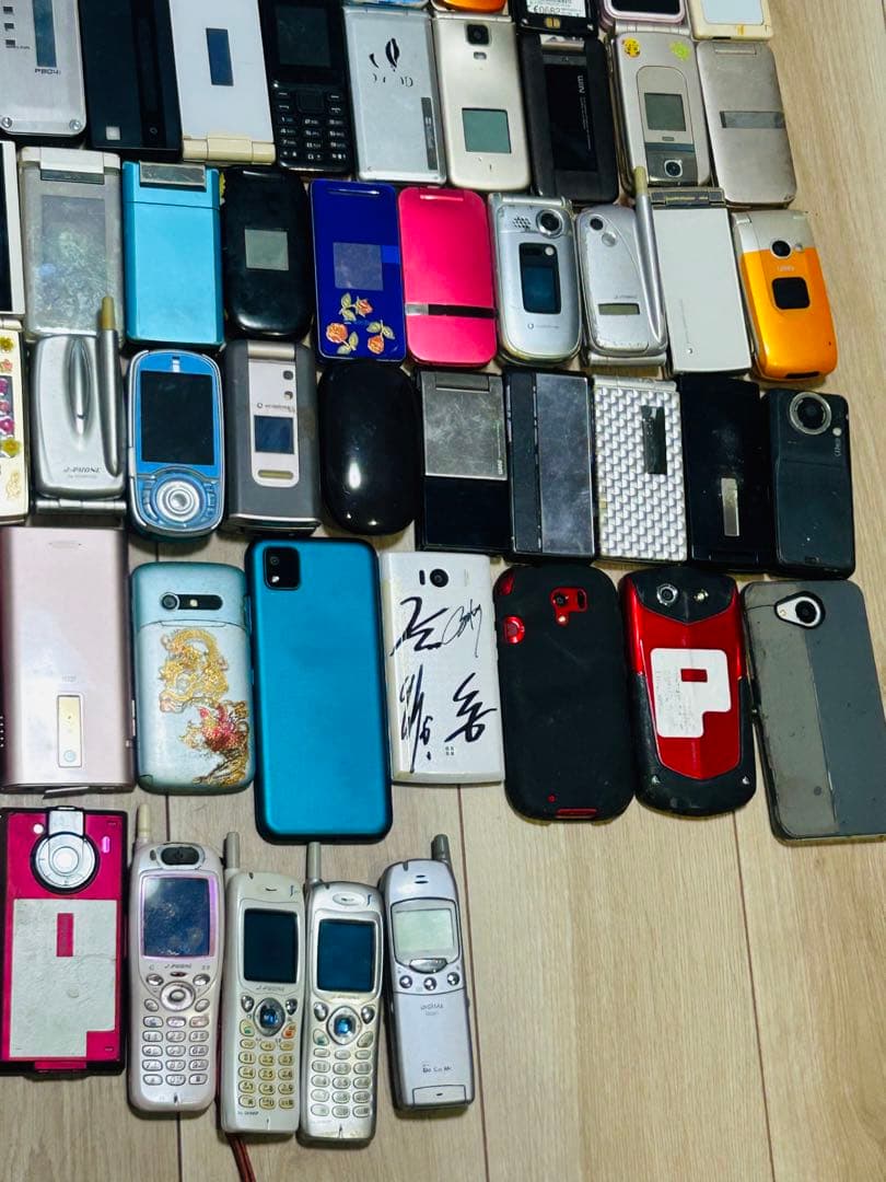 タブレット8台、iPhone10台、携帯73台、アンドロイド13台　ジャンク品