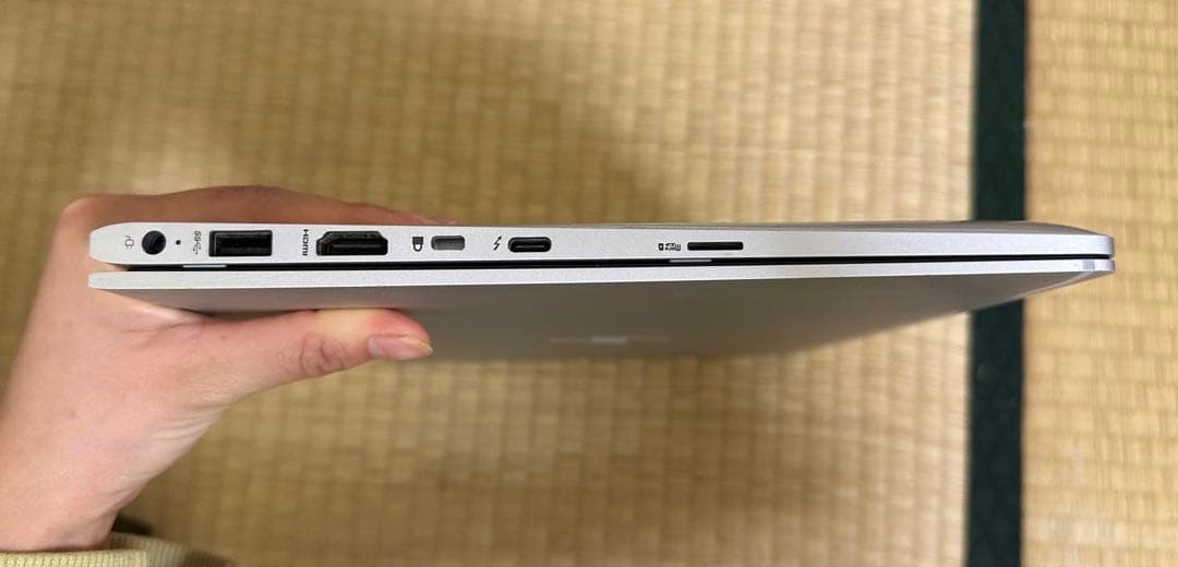 Hp Elitebook x360 1030G2. Core i5.メモリ8gb