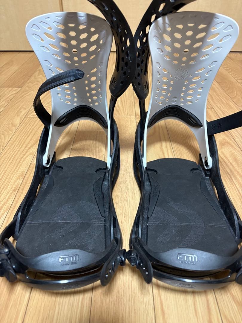 FLUX PR スノーボードビンディング ホワイト/ブラック　MLサイズ