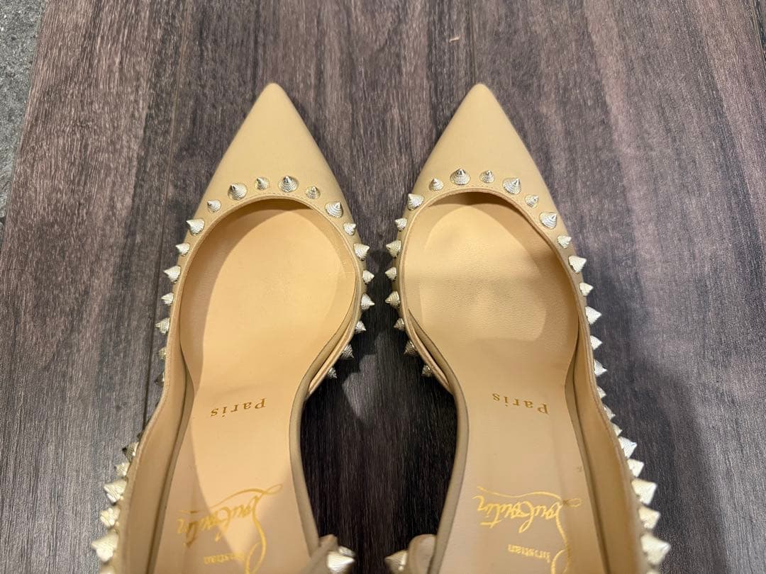 美品　Christian Louboutin スタッズ付きハイヒール