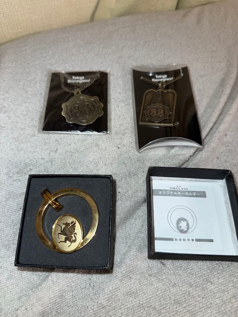 JCBザクラス ペガサスキーホルダー＋ディズニーCLUB33 ワインマーカー2個