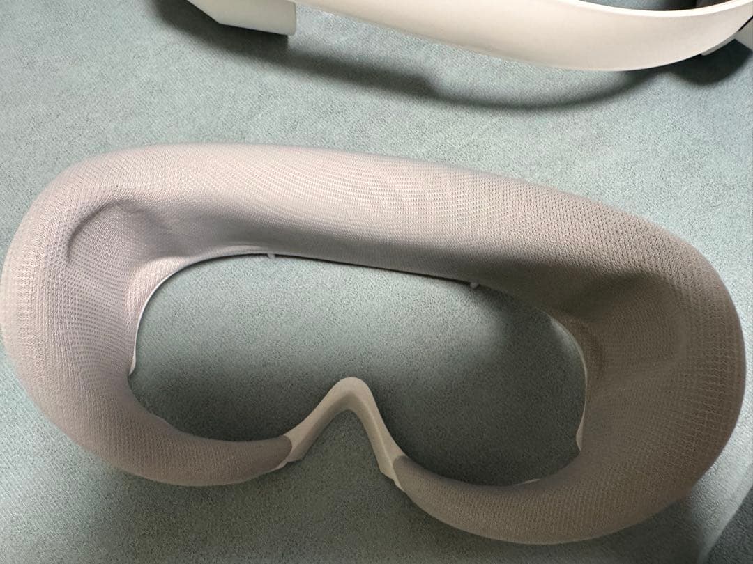 PICO4 ultra motion tracker + その他アクセサリー