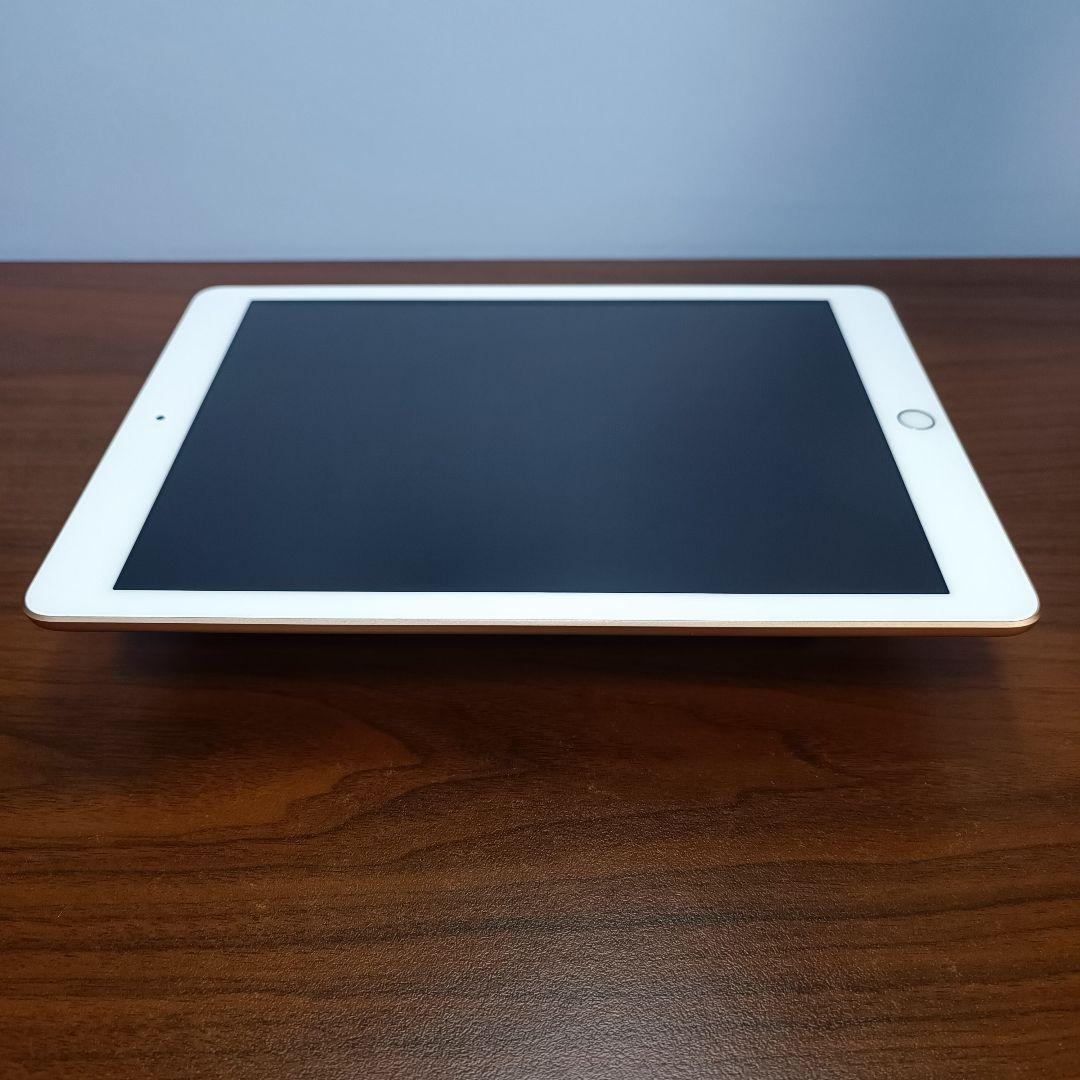 (美品) iPad 9.7 第6世代 WiFi 128GB キーボード付き