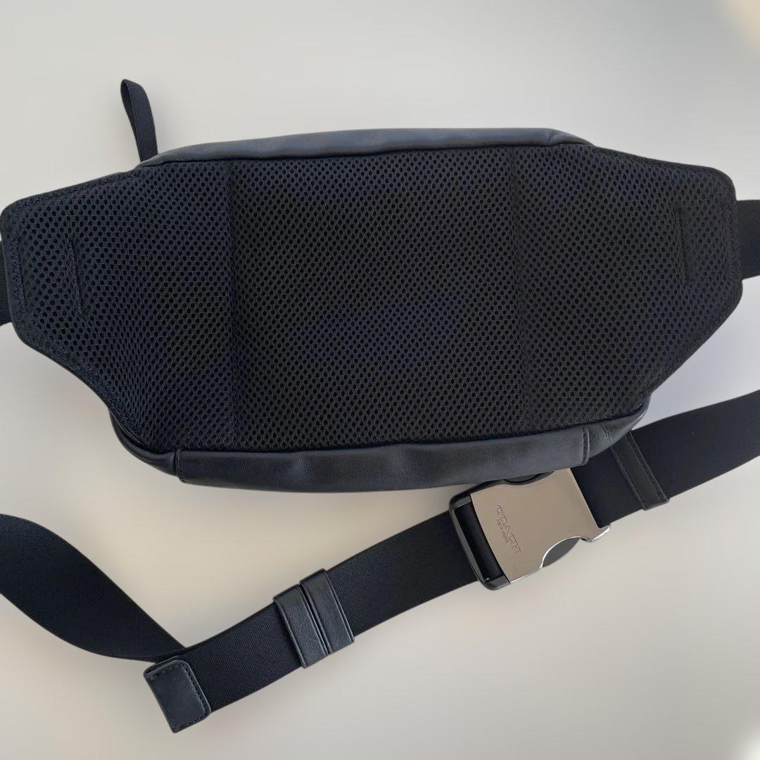 【10/25.26限定値下げ】Coach ボディバッグ・ウエストポーチ