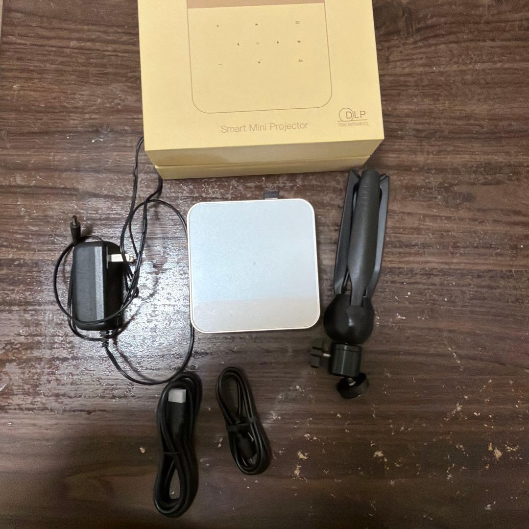 プロジェクター　カベーニ PRO