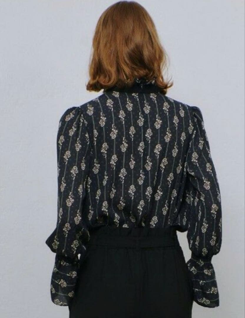 アルアバイル　プチフルールプリントブラウス　ブラック