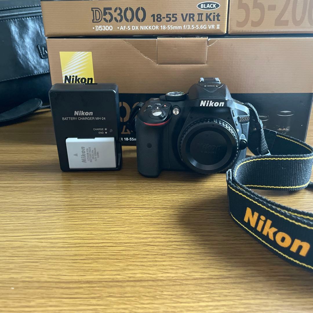 【使用回数少】Nikon D5300 ダブルズームキット ブラック 元箱付