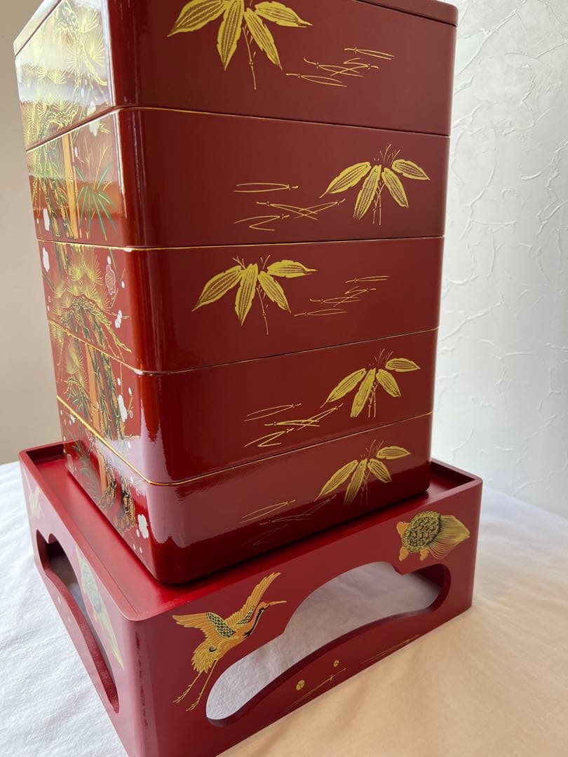 華やかな新年に！新品未使用会津塗五段重箱台付き　 慶事松竹梅鶴亀柄