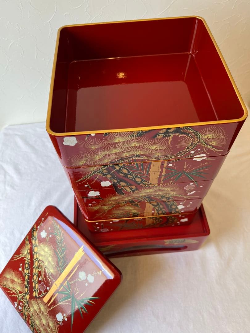 華やかな新年に！新品未使用会津塗五段重箱台付き　 慶事松竹梅鶴亀柄