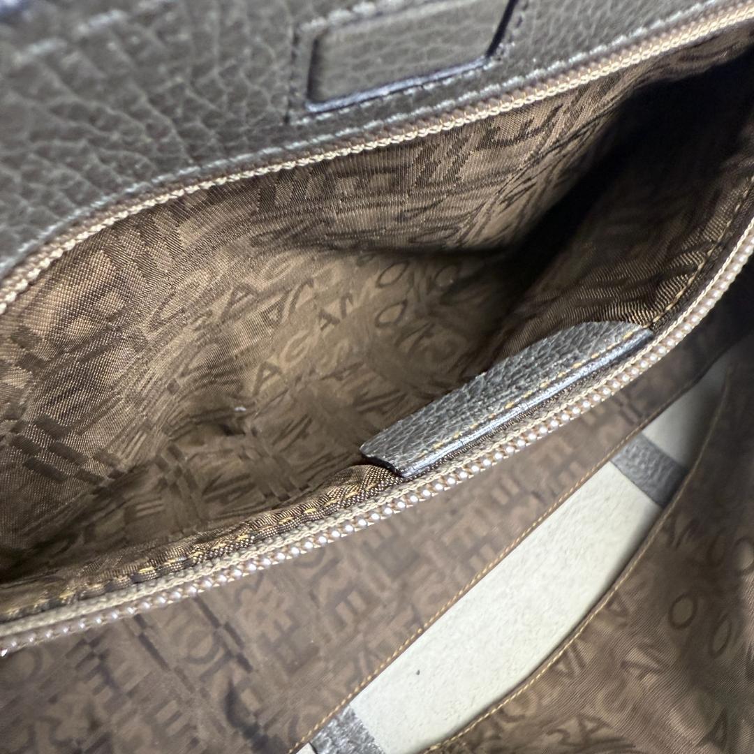 フェラガモ トートバッグ レザー ショルダー A4 肩掛け グレー