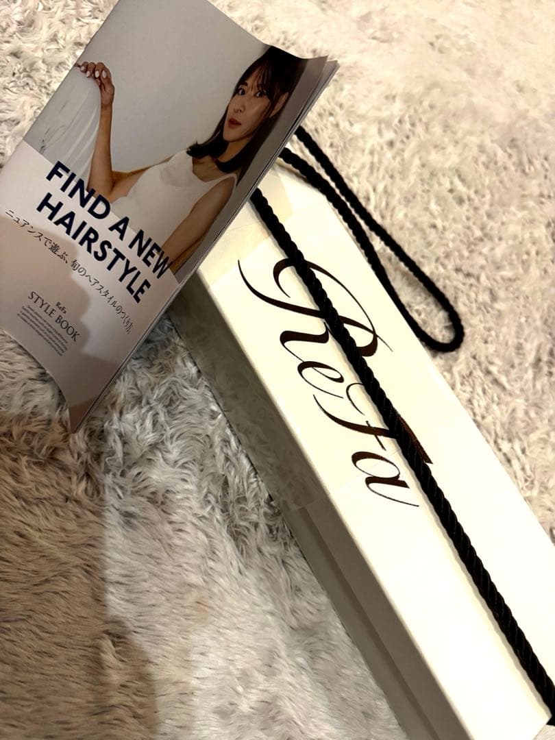 RUNA　【新品未開封】リファストレートアイロン　プロ　【ホワイト】